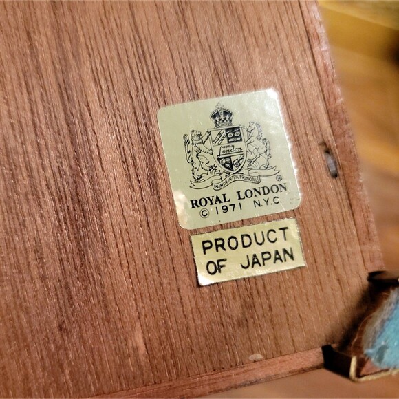 Vintage Wood and Brass Jewelry Box Stamped 1971 Royal London - Picture 2 of 11